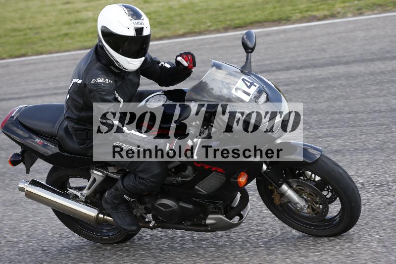 Archiv-2025/09 22.04.2025 Cornu Master School ADR/gruen-vert/14